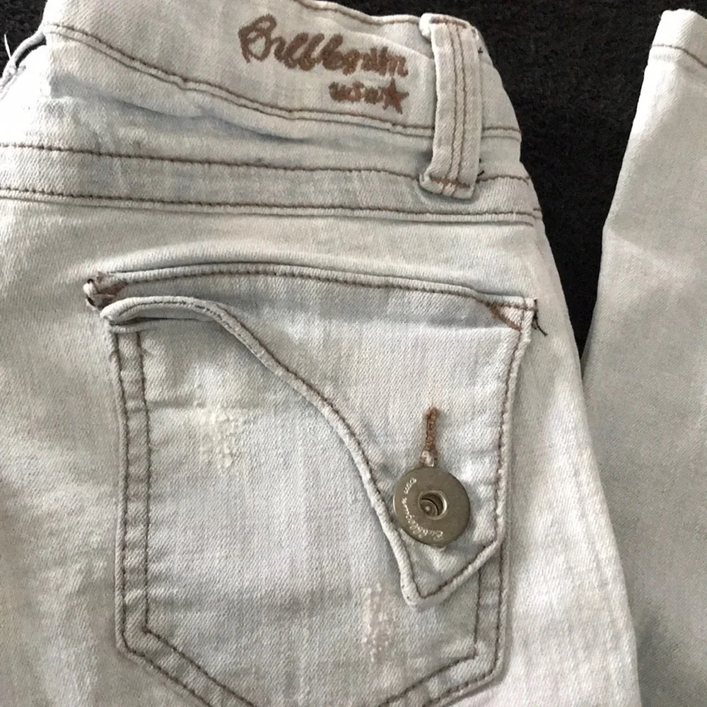 Bubblegum Light Wash Flare Jean - Picture 3 of 7